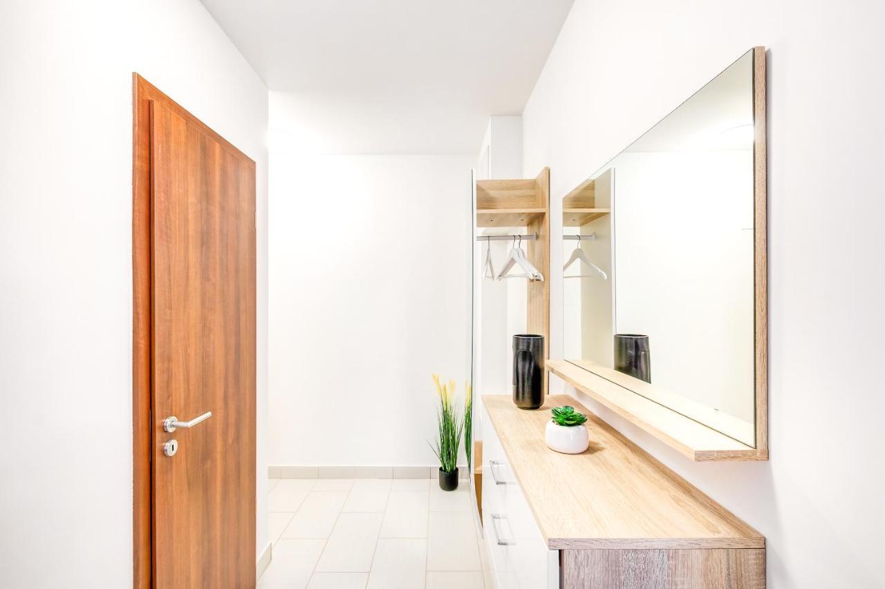 Modern Apartment With Free Garage And Balcony In The Downtown Budapest Exterior foto